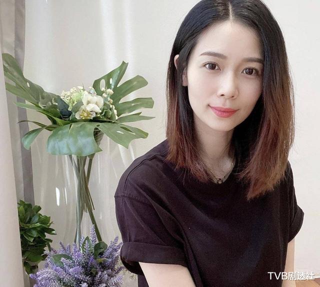 杨秀惠|前TVB花旦回港为姐妹庆生，曾网上教如何赚一亿，被网友指是炫富