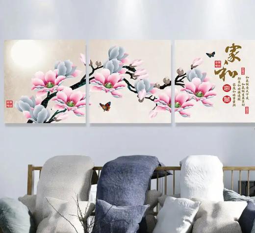 ＂客厅挂画如何选择？挂画的三大准则，轻松提升客厅品位＂