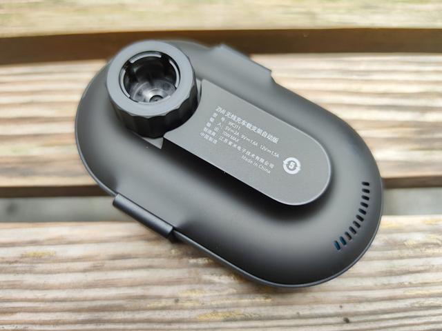 小米科技|小米推出无线充车载支架，豪车面料，10W快充，能否成就爆款销量