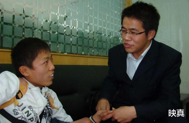 映真|12年前，为汶川捐款185元的河南乞丐，现在生活过得怎样？