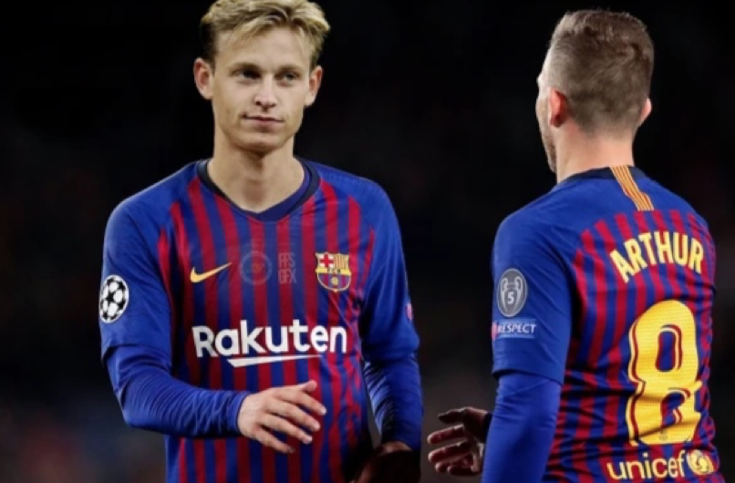 「巴塞罗那」撤出一个天地！德容一个后退为巴萨带来诸多效益