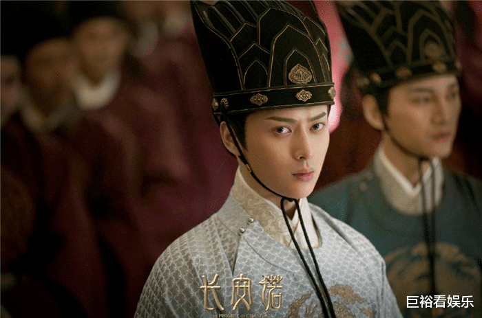 腾讯|腾讯又一古装剧成爆款！开播一天播放破千万，连追8集不过瘾！