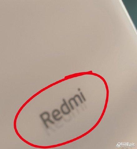 红米手机|卢伟冰预热神秘新机！磨砂机身有点吸引人，是Ultra吗？