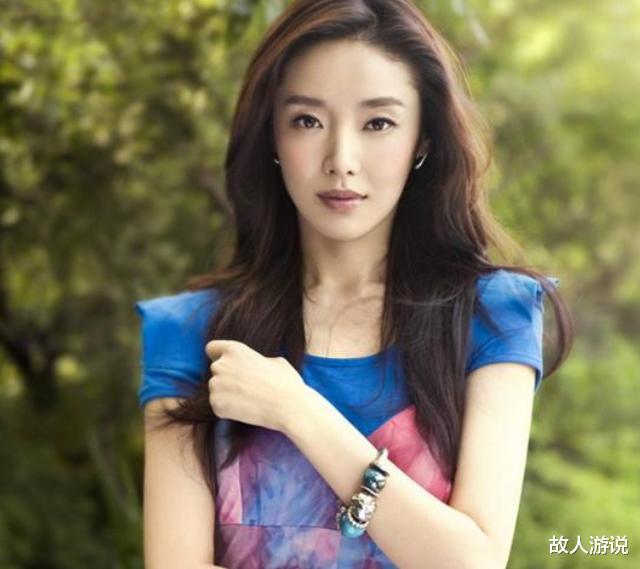 故人游说|他欠国内800亿，带明星女友和61亿逃亡国外，亲爹去世都不管