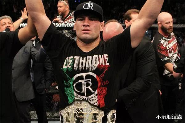 『布洛克·莱斯纳』他当年无争议击败布洛克莱斯纳,斩获UFC冠军!如今被WWE解雇