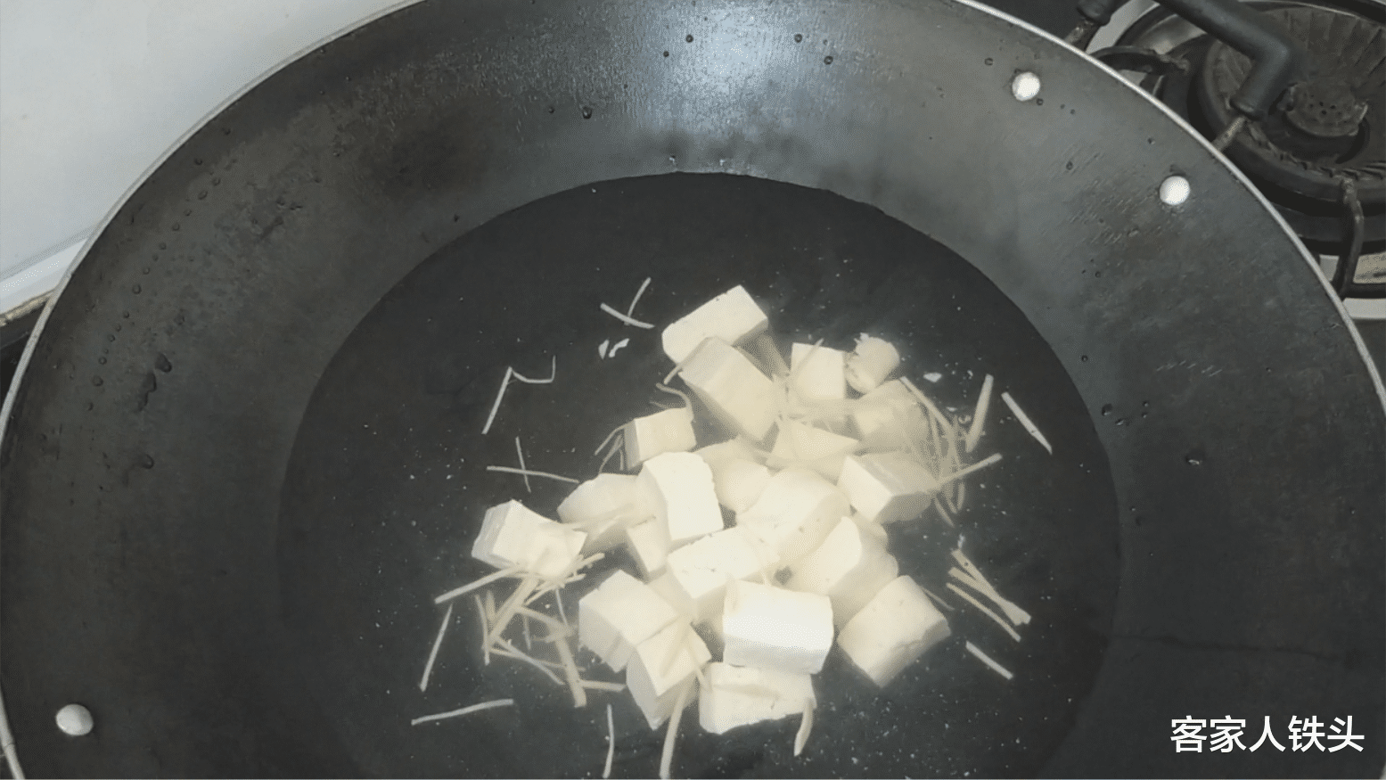 「芥菜」胃口不好时，我爱给家人做这一锅汤，营养又好吃，一次一锅吃不够