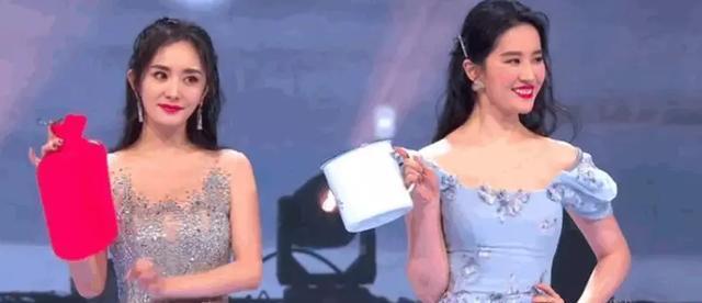 杨幂：昔日女星旧照被扒，杨颖丑小鸭变天鹅，杨幂逆袭刘亦菲打翻身仗