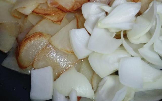 洋葱|8月，多吃碱性菜，清脆可口，便秘消失了，多吃不上火，减轻体重