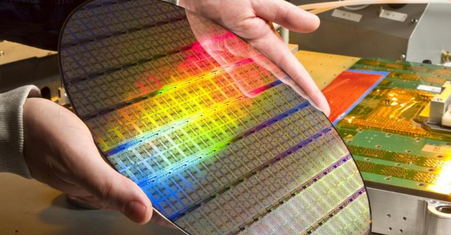 光刻机|华为被正式断供！它用6亿造出国产光刻机，美科技界：没有想到！