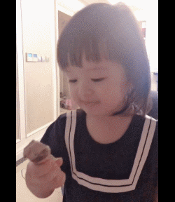 樊少皇|樊少皇女儿被误认成小男孩，妈妈基因太优秀，星二代颜值巅峰吧？