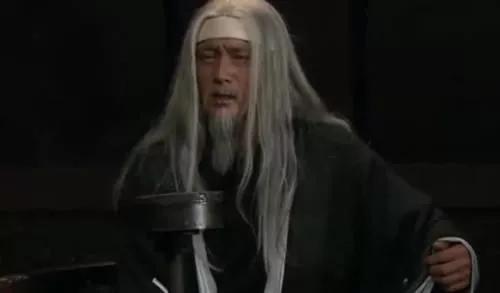 『诸葛亮』诸葛亮发现司马懿帐内多一老头，顿时长叹吾命休矣，他到底是谁？