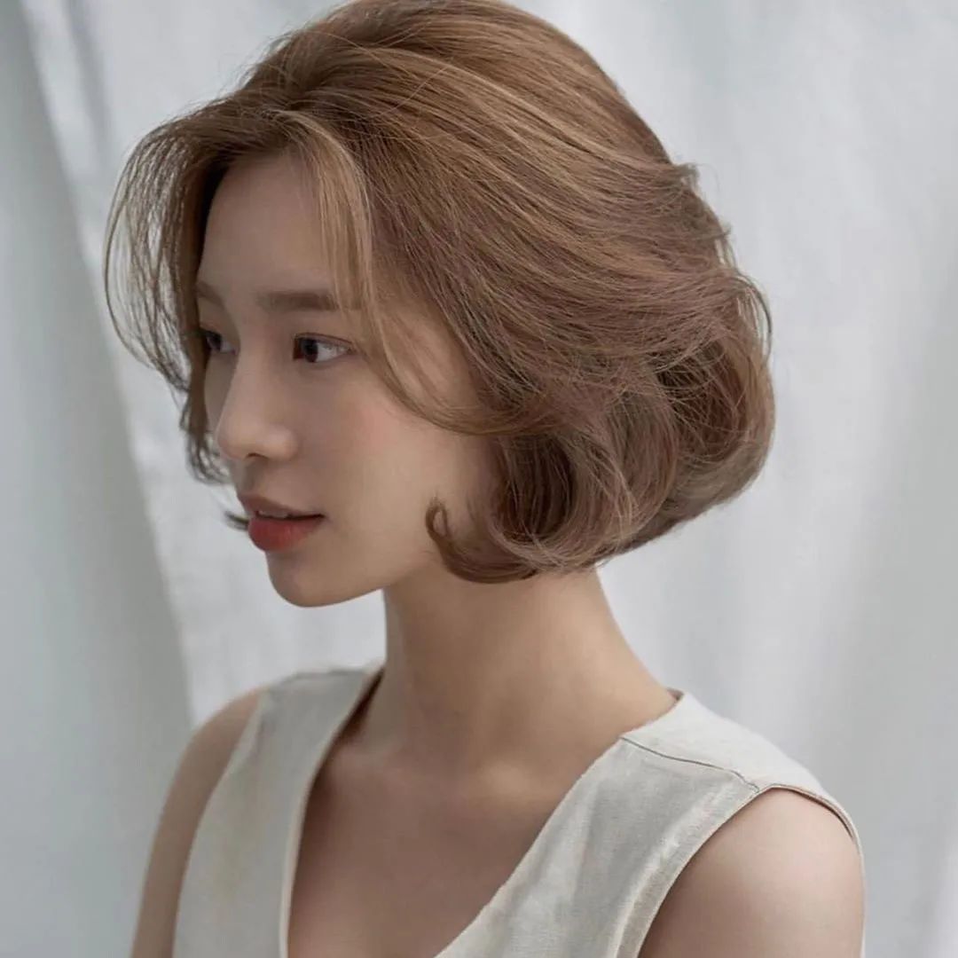 发型▲2020年流行的短发在这儿,波波头依旧养眼