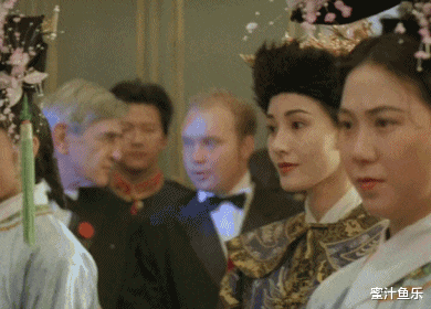 李嘉欣|1989年，李嘉诚花3000万将李嘉欣带回家，24小时后原配在家中死亡