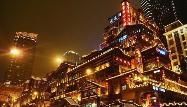 如梦|我国非常适合“穷游”的3座城市,景美且消费低,西部上榜两座