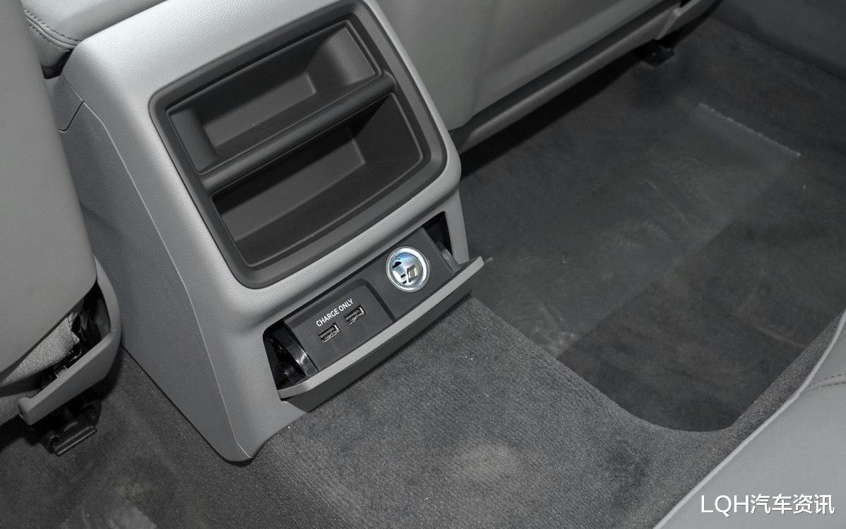 丰田凯美瑞|如果手握30万，顶配凯美瑞，低配奥迪A4L，你会怎么选？