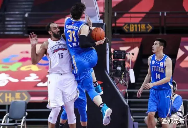 习近平|亚洲第一中锋出炉！王哲林狂砍34+24，并在哈达迪头上绝杀！