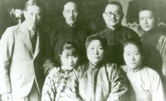 孔祥熙|大姐宋霭龄，家境优越为何嫁给中年丧偶的孔祥熙？算盘打得很好！