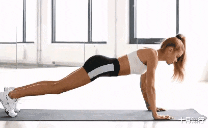 [健身]她年仅23岁却已经健身8年，好身材与美貌并存，哪是幸运而是坚持