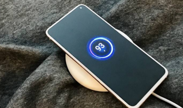 小米科技|被遗忘的骁龙865手机，性能比肩小米10，降价200却无人关注