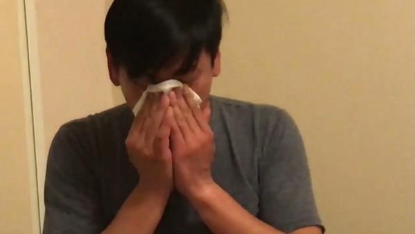 黄鸿升|黄鸿升猝逝后男星自曝浴室发病险情：敲击浴缸求救，才捡回一条命