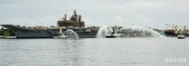 印度▲等了15年!印度国产航母迎来里程碑,在盛大喷水礼中完成“河试”