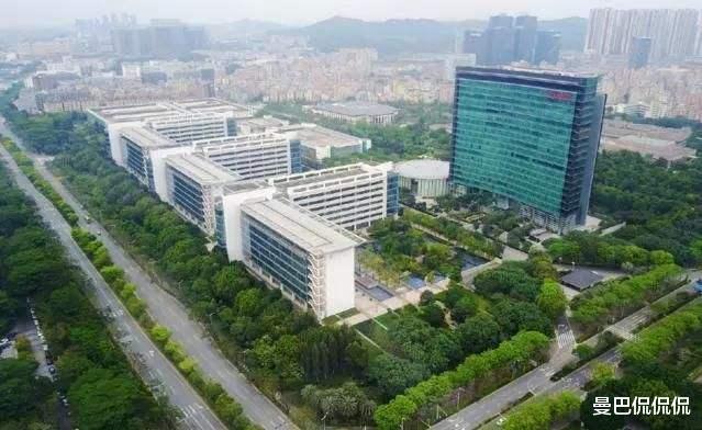 华为▲终于铁了心！裁600名美国人撤走8000亿资产，华为不再和美做生意