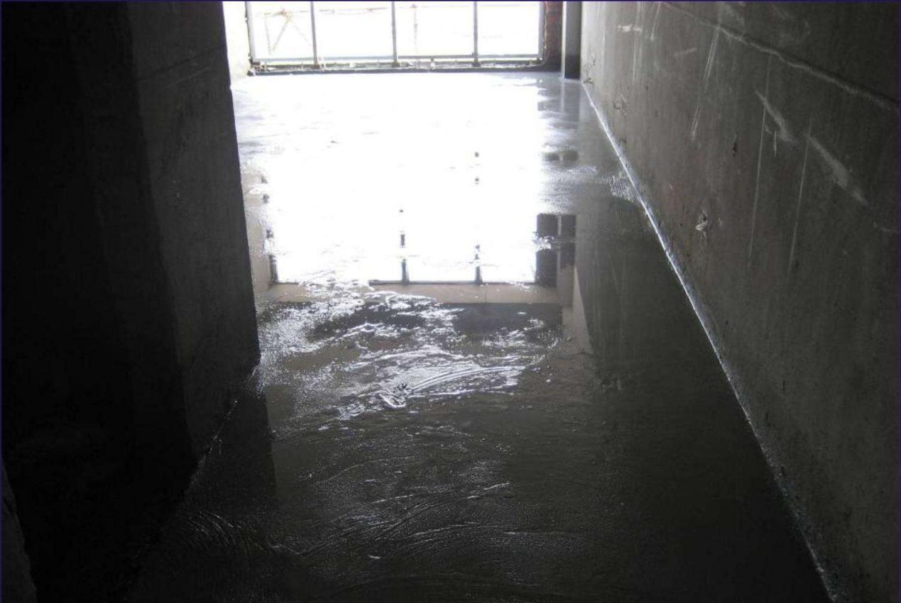 |错层50公分业主不满意，要找人水泥浇平，师傅：楼板塌了别怪我