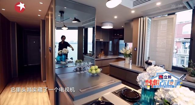 「」夫妻40万买糊涂房，吓退10家装修公司，梦改出手打造180°湖景房