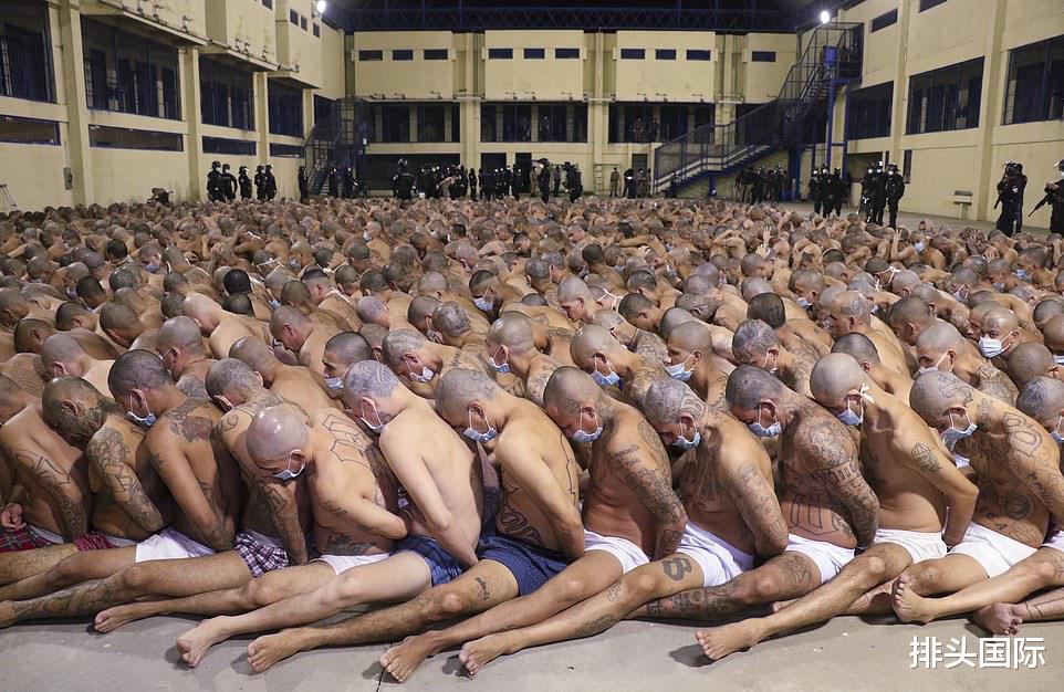 国家▲疫情下搞事情！在世界上最危险国家，总统将黑帮一锅端，现场震撼