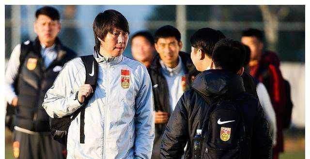 『世预赛』国足备战世预赛5月集训，是害怕放任队员会吃出几个胖子？