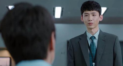 平凡的荣耀|《平凡的荣耀》开播,男女主角无感情线,主创承诺纯职场剧