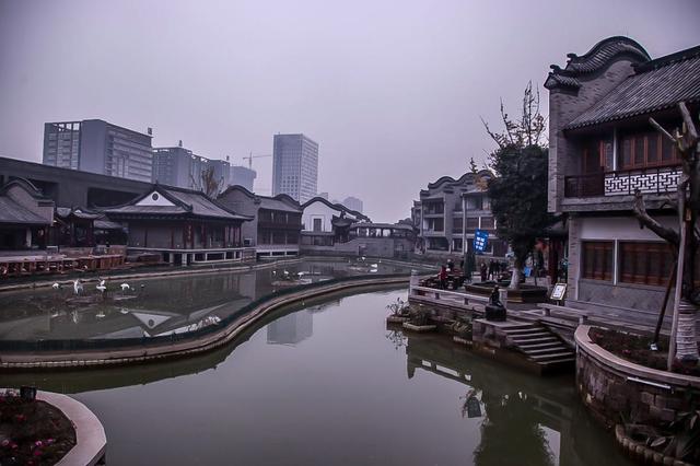 龙潭水乡：中国“最赔钱”的古镇，耗时4年投资20亿，火爆一时如今无人问津