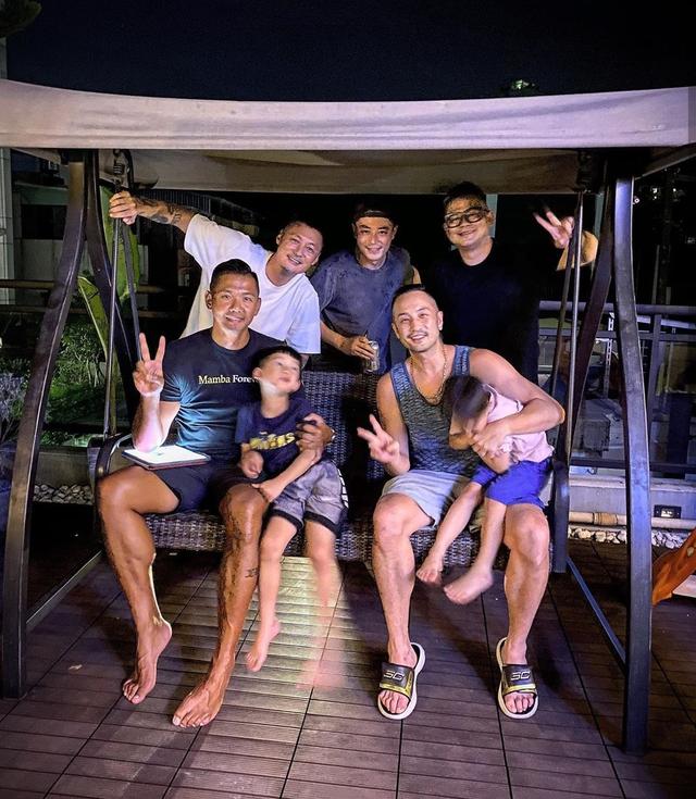 林心如|霍建华一家三口七夕聚会吃烤肉，小海豚正脸首曝光，长得像林心如