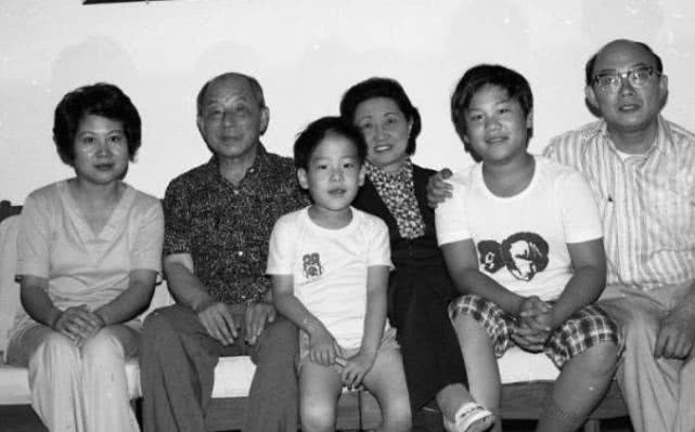 『张学良』张学良一枪不放丢掉东北，他的三个儿子死于非命，是巧合吗