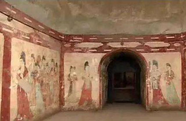 |考古家挖掘一座大墓,发现里面禅坐着一个人,似乎守了宝藏上千年