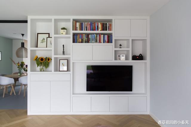 |沙发不靠墙,门夹柜子中,佩服这家业主,干了我一直想干的事