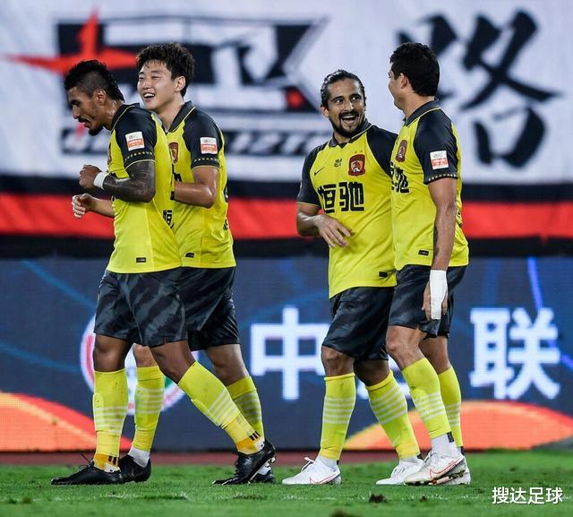 广州恒大|2-1，复仇成功！恒大今晚终结1悬念，李霄鹏暴露两大败笔