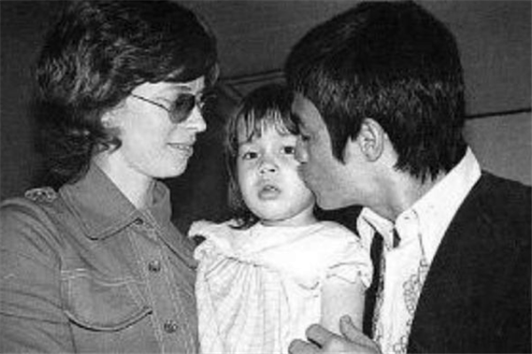 李小龙▲李香凝，作为功夫巨星李小龙唯一的女儿，她如今过得怎么样了？