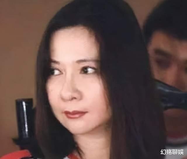 官宣|“春晚钉子户”蔡明：59岁含泪隐退的背后，是道不尽的辛酸
