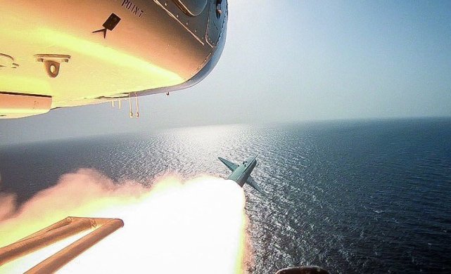 阵风战机|印军阵风战机刚降落，多枚导弹呼啸命中机场禁区！这次不是巴铁