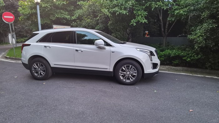 动力|41岁大哥喜提凯迪拉克XT5，动力空间我都要，这个价格还挺便宜吧