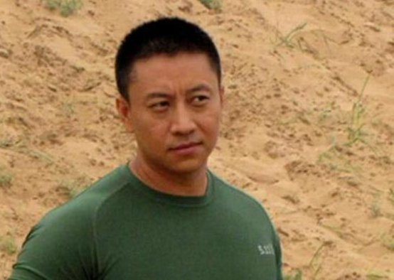 巴菲特|当年，他是巴菲特的贴身保镖，1人可敌30人，辞职后现状如何