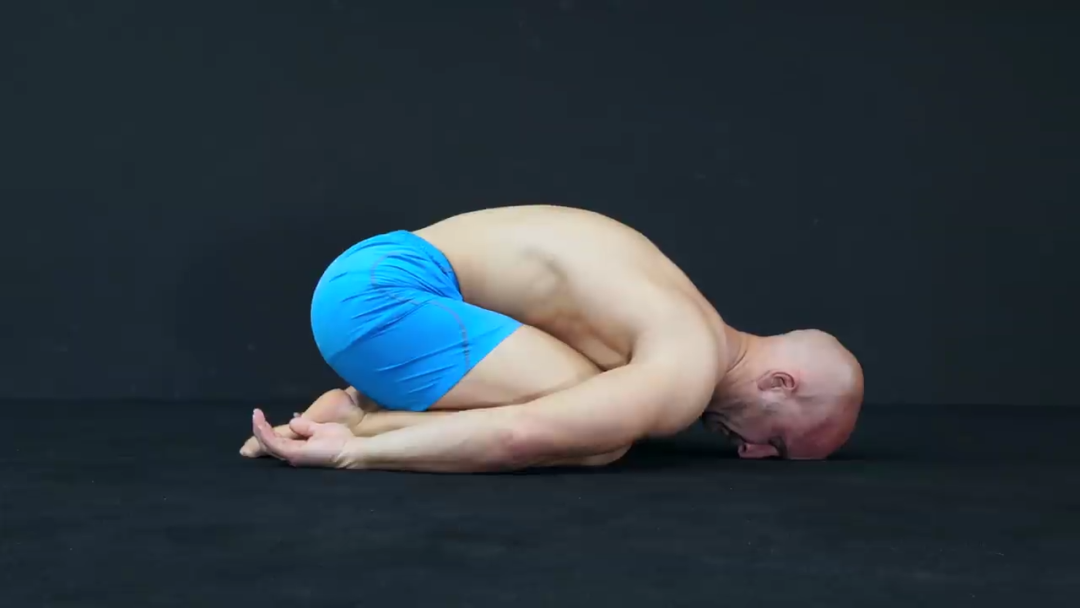 运动|腰背疼最不能练的3个动作&最适合的5个动作，别再瞎练了！