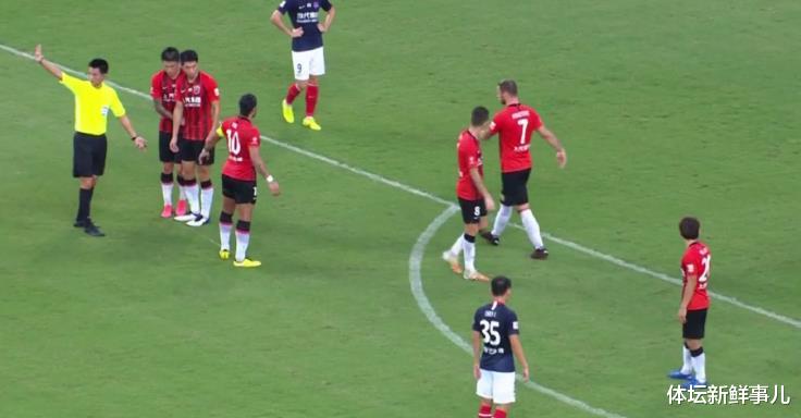 上海上港|耻辱惨败后,重庆队主帅送了上港13个字,佩雷拉感言让人意外!