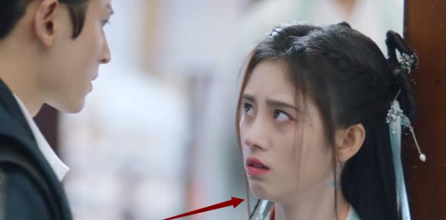 鞠婧祎|鞠婧祎脸垮了？新剧中鼻尖疑似穿孔，看到“硬币下巴”扎心了