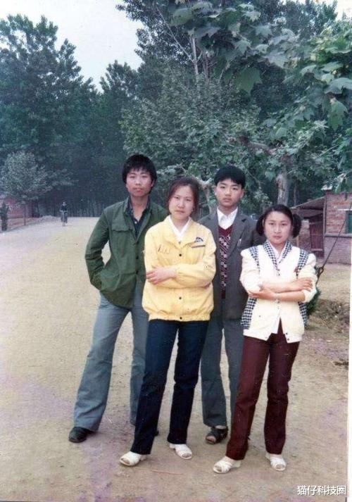 刘强东|刘强东年轻照被扒出,看得让人心酸,网友:这才是白手起家