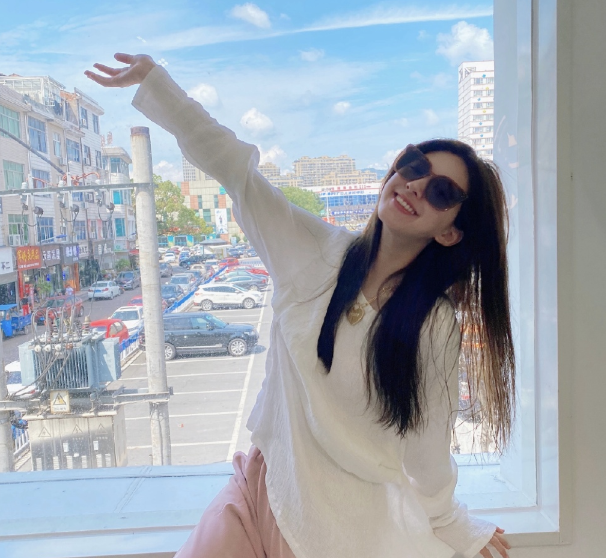 赵露思|赵露思绿茶实锤？因为这2条回应文，网友开始向肖战赵丽颖粉丝道歉