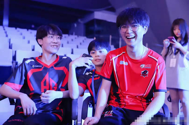 ts电竞|久诚不首发，DYG胜者组第二轮稳了！AG超玩会这套阵容，会被TS吊打！