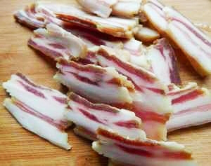 「腊肉」蒜苗和它是天生一对, 百吃不腻, 血管不堵了, 口臭不见了, 多吃不长肉