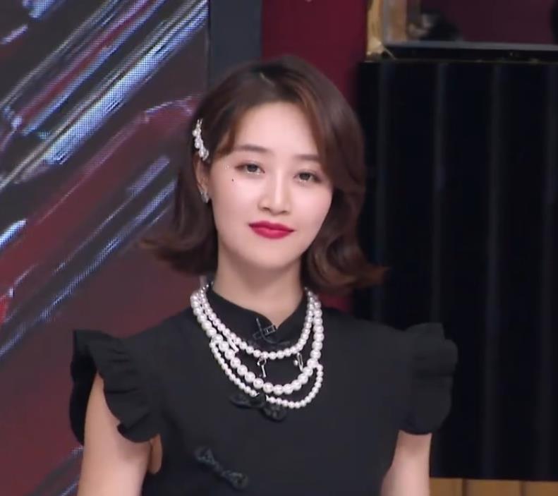 白冰|白冰尴尬遭遇无人选，开场一句话竟一语成谶，姐姐真实关系很塑料